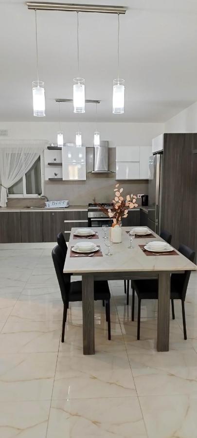 Large And Modern Apartment In The Centre Of Malta Mosta Zewnętrze zdjęcie