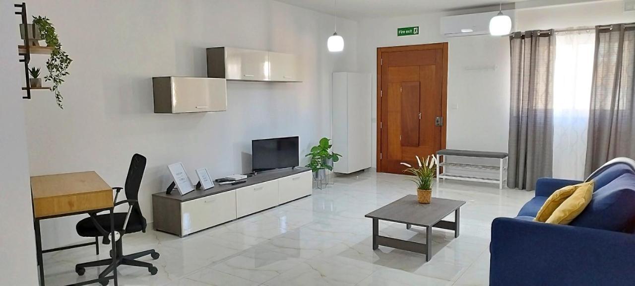 Large And Modern Apartment In The Centre Of Malta Mosta Zewnętrze zdjęcie