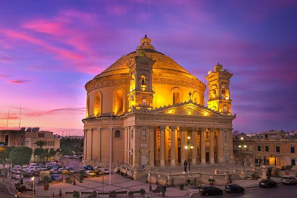 Large And Modern Apartment In The Centre Of Malta Mosta Zewnętrze zdjęcie